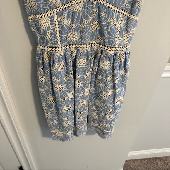 NWT Tuckernuck Adelyn Rae Blue White Lace Crochet Mini Dress Medium - Picture 7 of 12